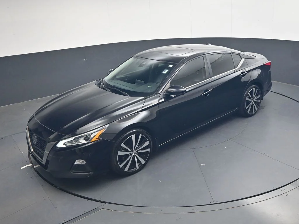 Used 2021 Black Nissan 2.5 SR image 42