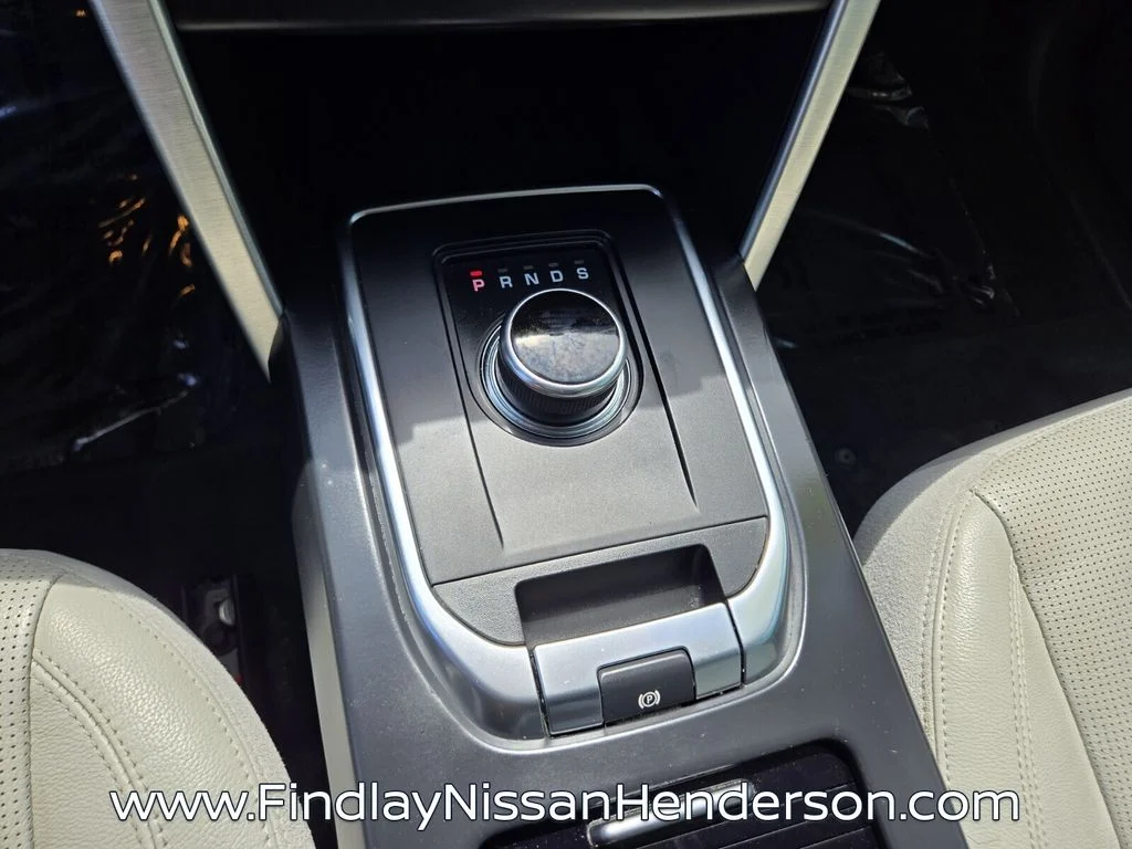 Used 2019  Land Rover HSE image 29