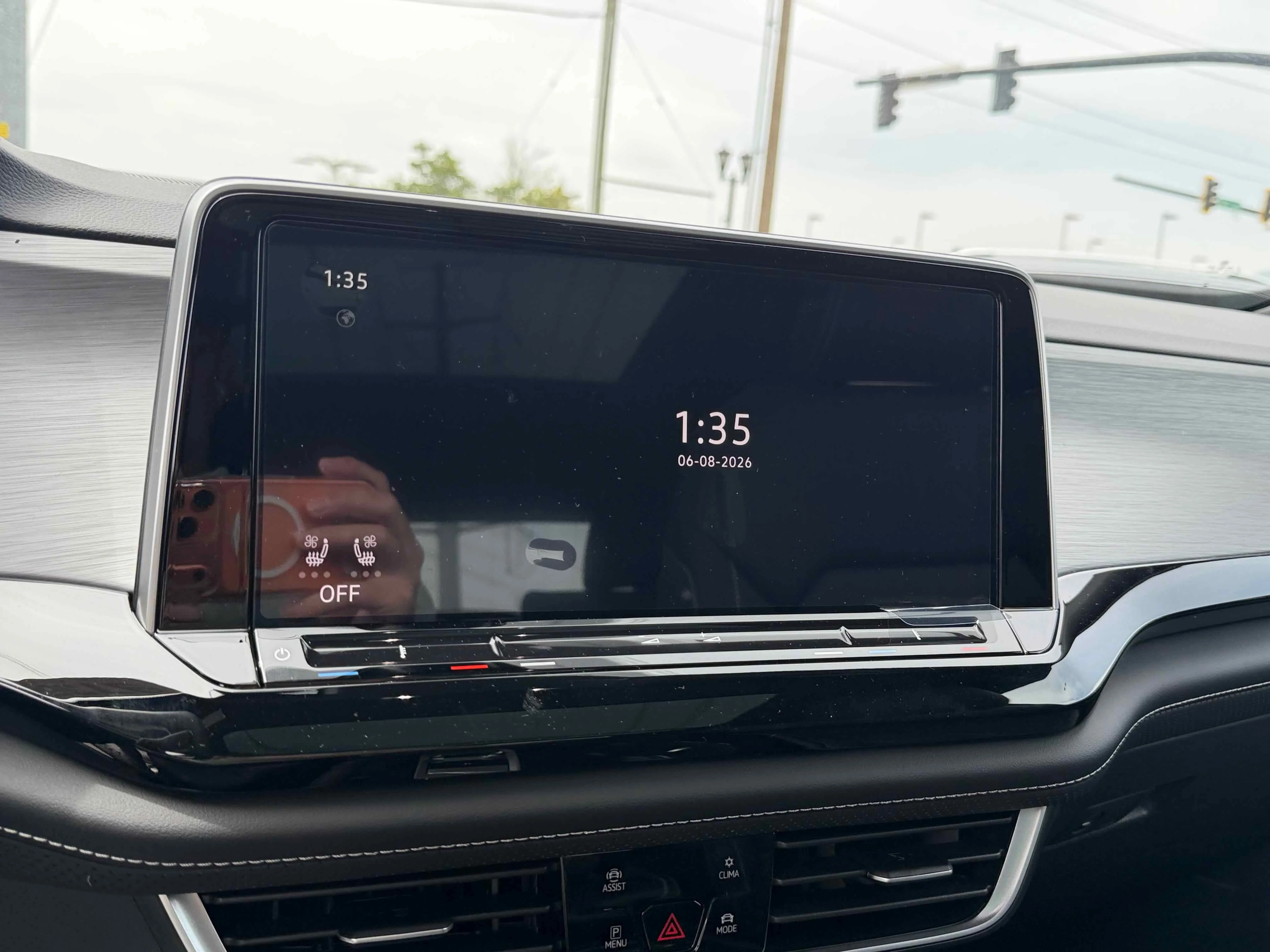 New 2026 Pearl Volkswagen 2.0T SE w/Technology image 20