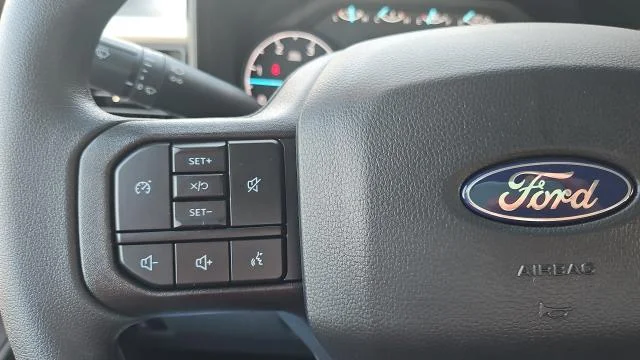 New 2027 Oxford White Ford XL 2WD image 35
