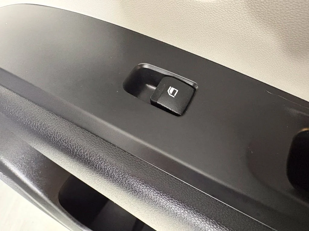 Used 2022 Gray Hyundai SEL image 16