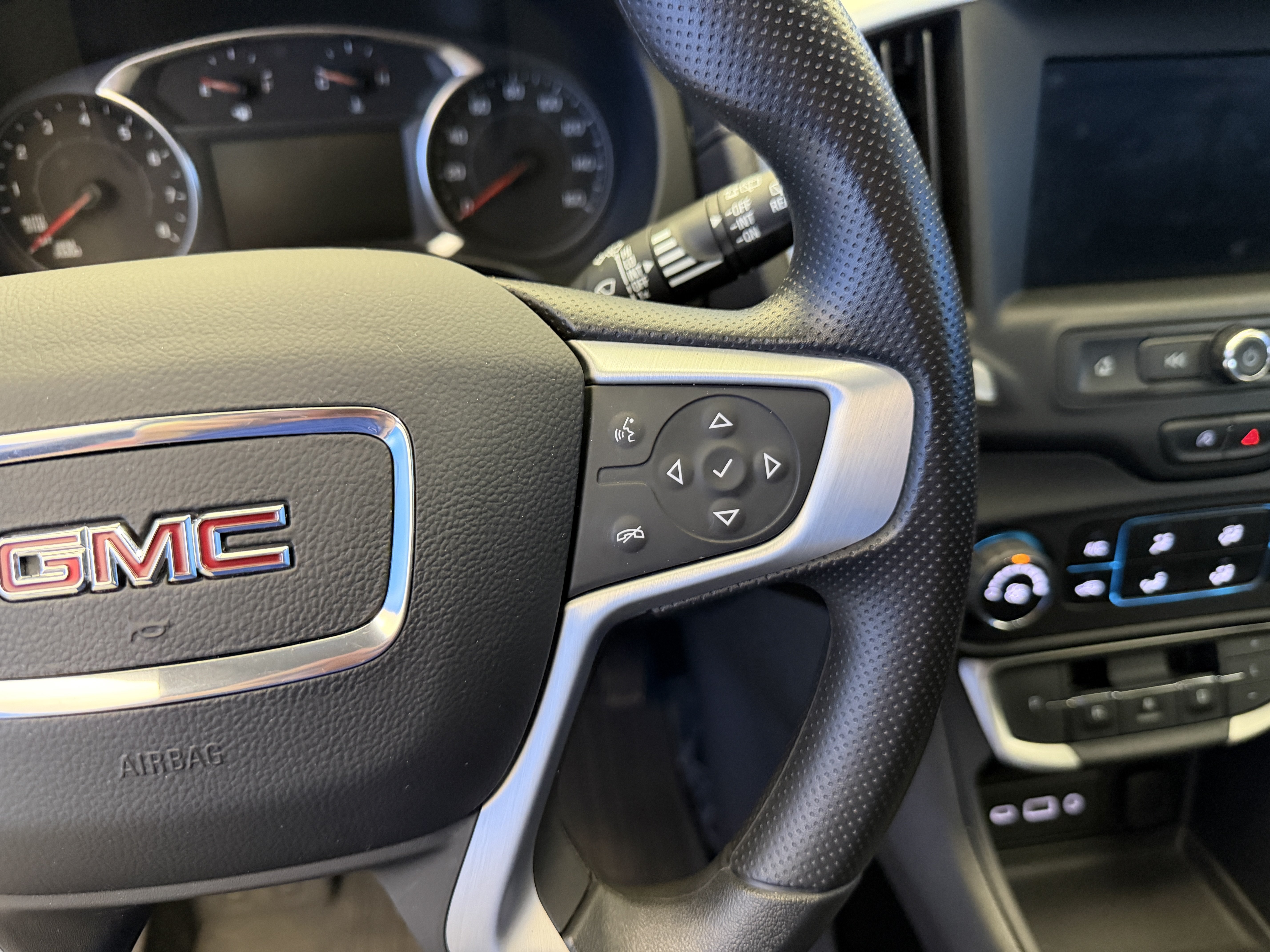 Used 2023 Summit White GMC SLE image 15