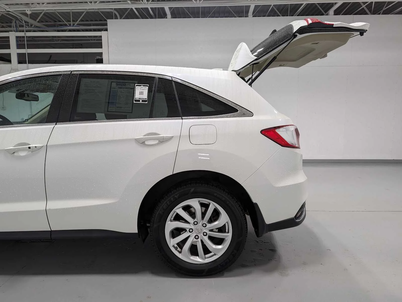 Used 2018 White Diamond Pearl Acura  image 11