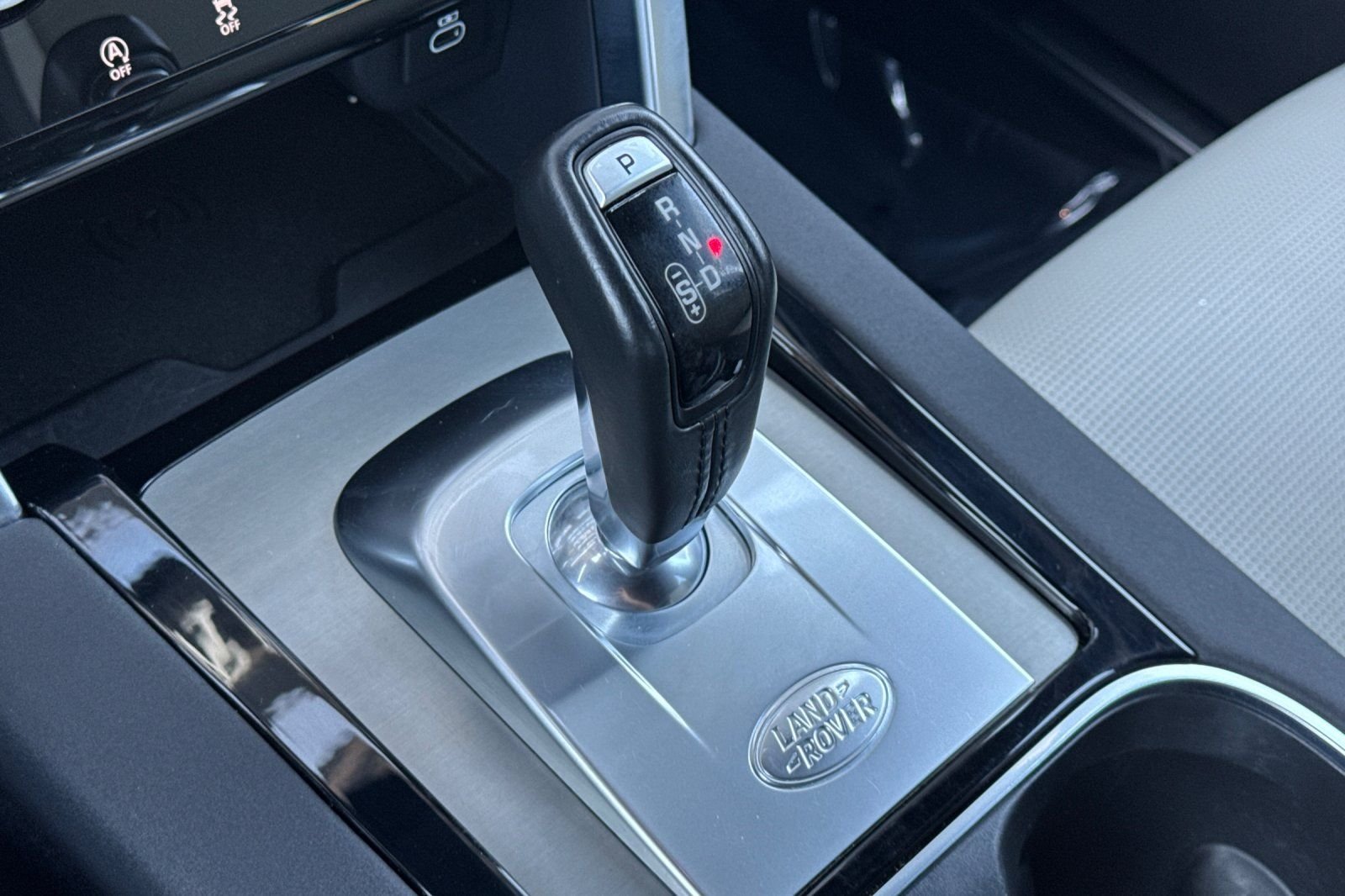 Used 2022 Blue Land Rover S R-Dynamic image 21