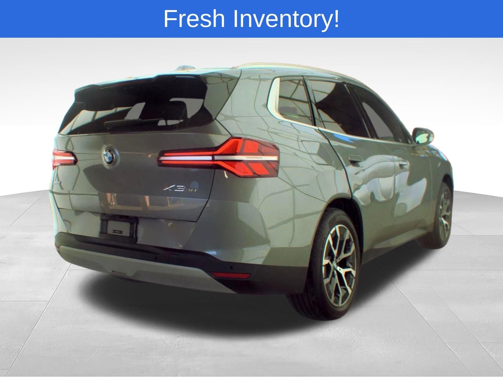 Certified Used 2025 Skyscraper Grey Metallic BMW 30 xDrive image 5