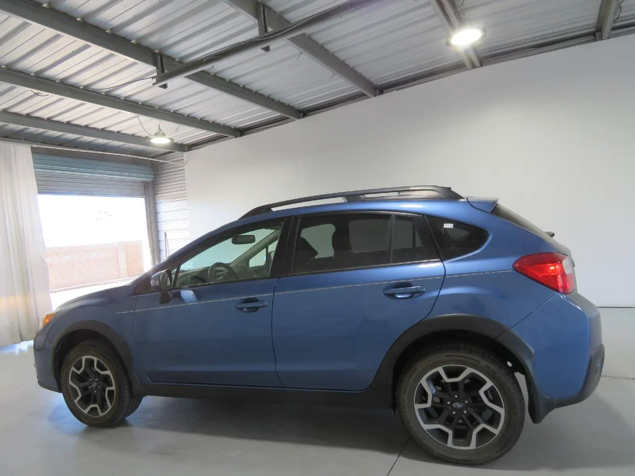 Used 2016 Quartz Blue Pearl Subaru 2.0i Limited image 8