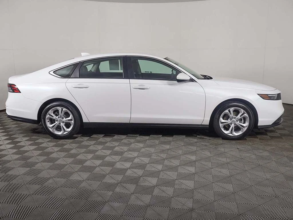 2026 Honda Accord LX - Photo 14