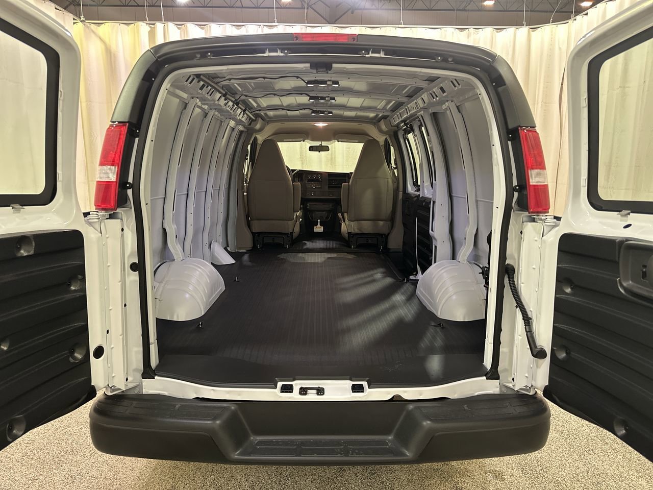2026 Chevrolet Express Cargo Work Van - Photo 16