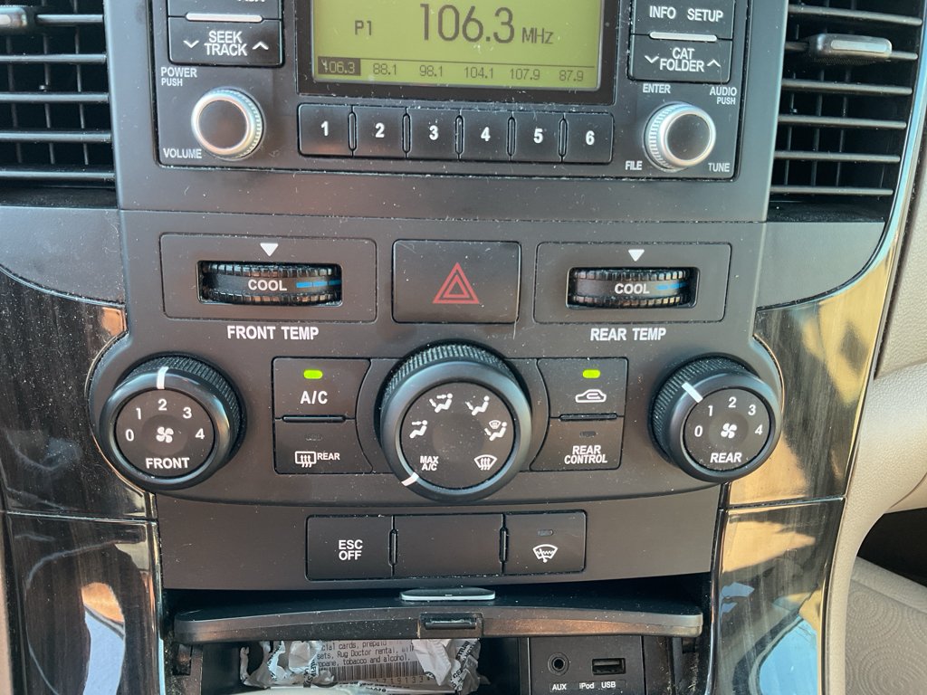 Used 2012 White Kia EX image 18