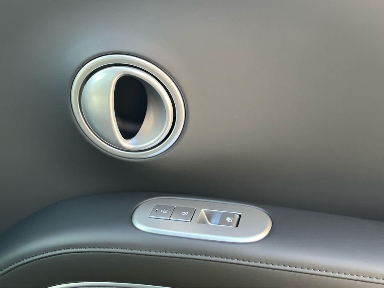 New 2026 Ecotronic Gray Pearl Hyundai Calligraphy AWD image 17