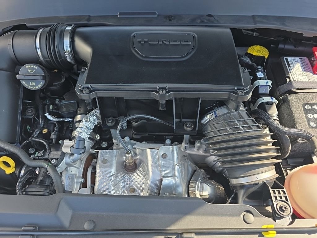 Used 2025 Black Jeep Latitude image 29