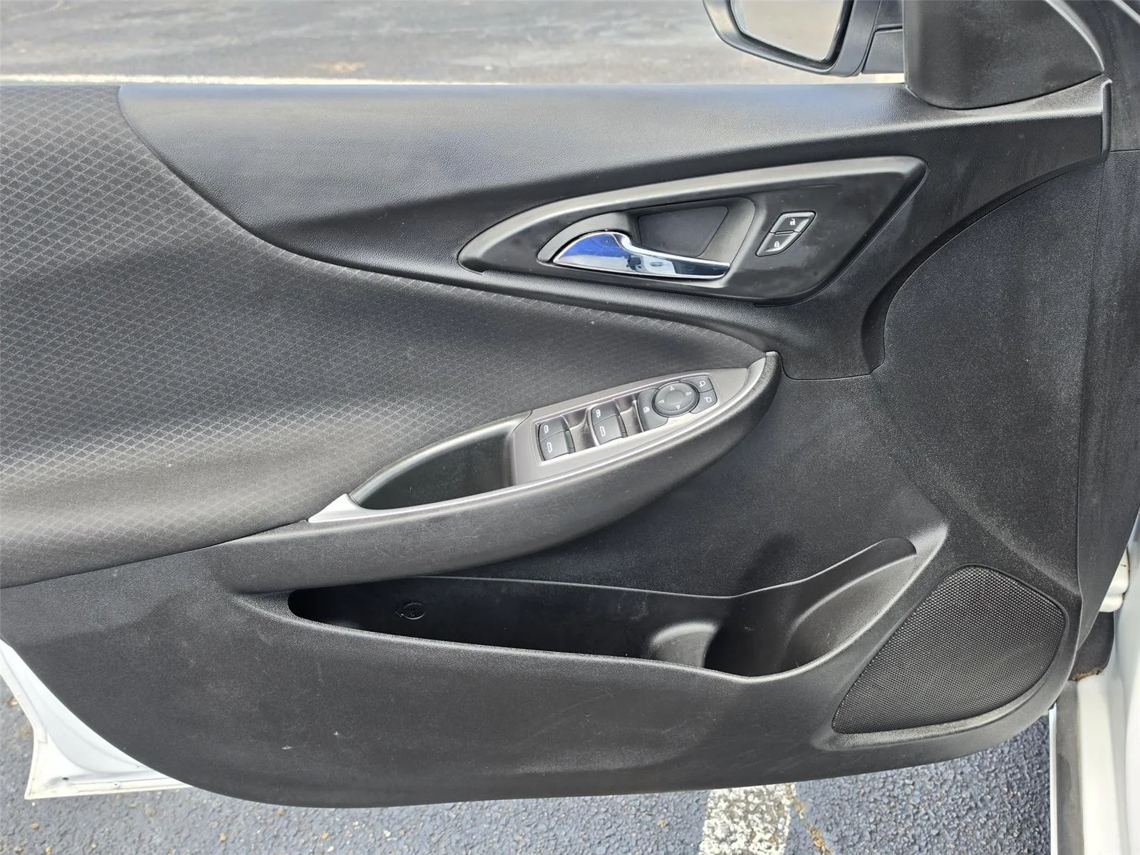 Used 2024 Summit White Chevrolet LT image 17