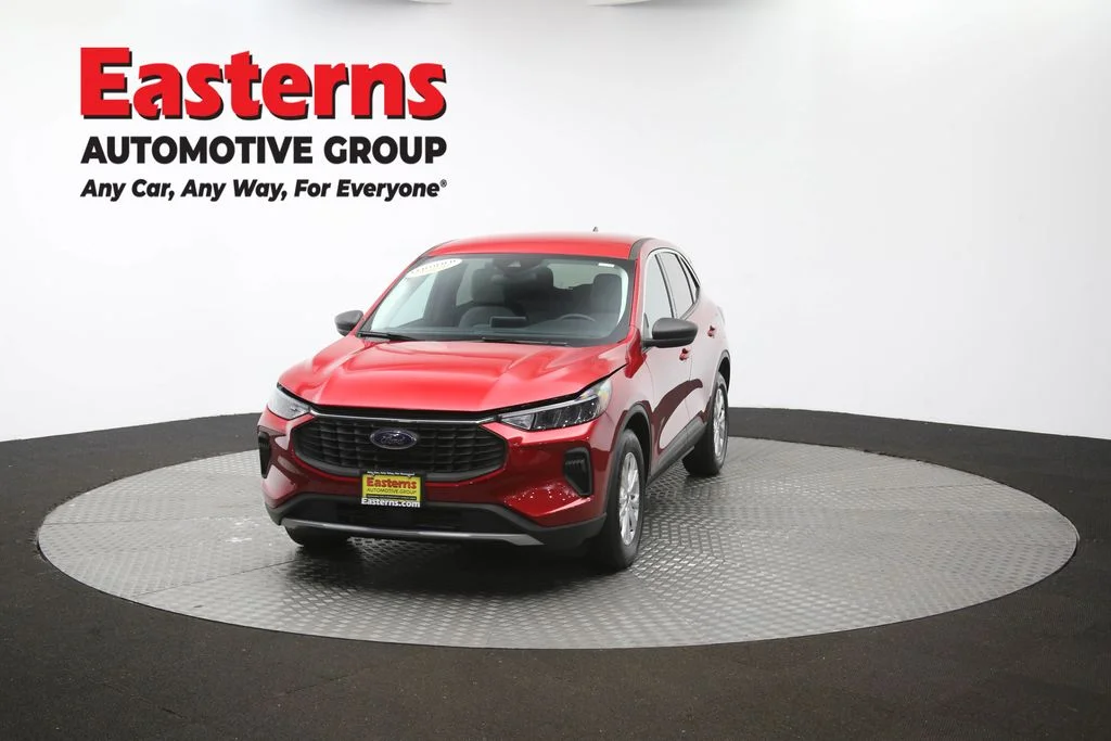 Used 2023 Red Ford Active image 54