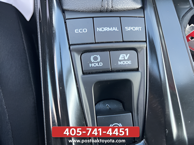 2025 Toyota Camry LE - Photo 19