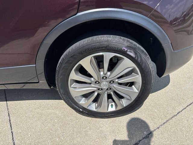 Used 2018 Red Buick Preferred image 9