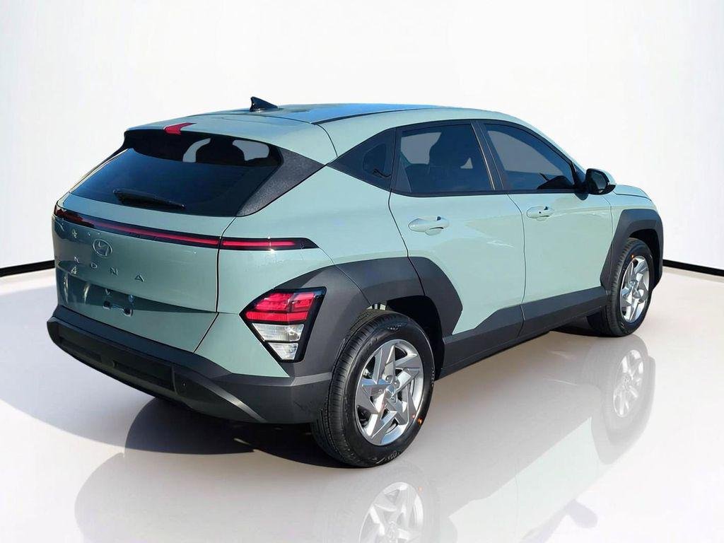 New 2027 Green Hyundai SE FWD image 5