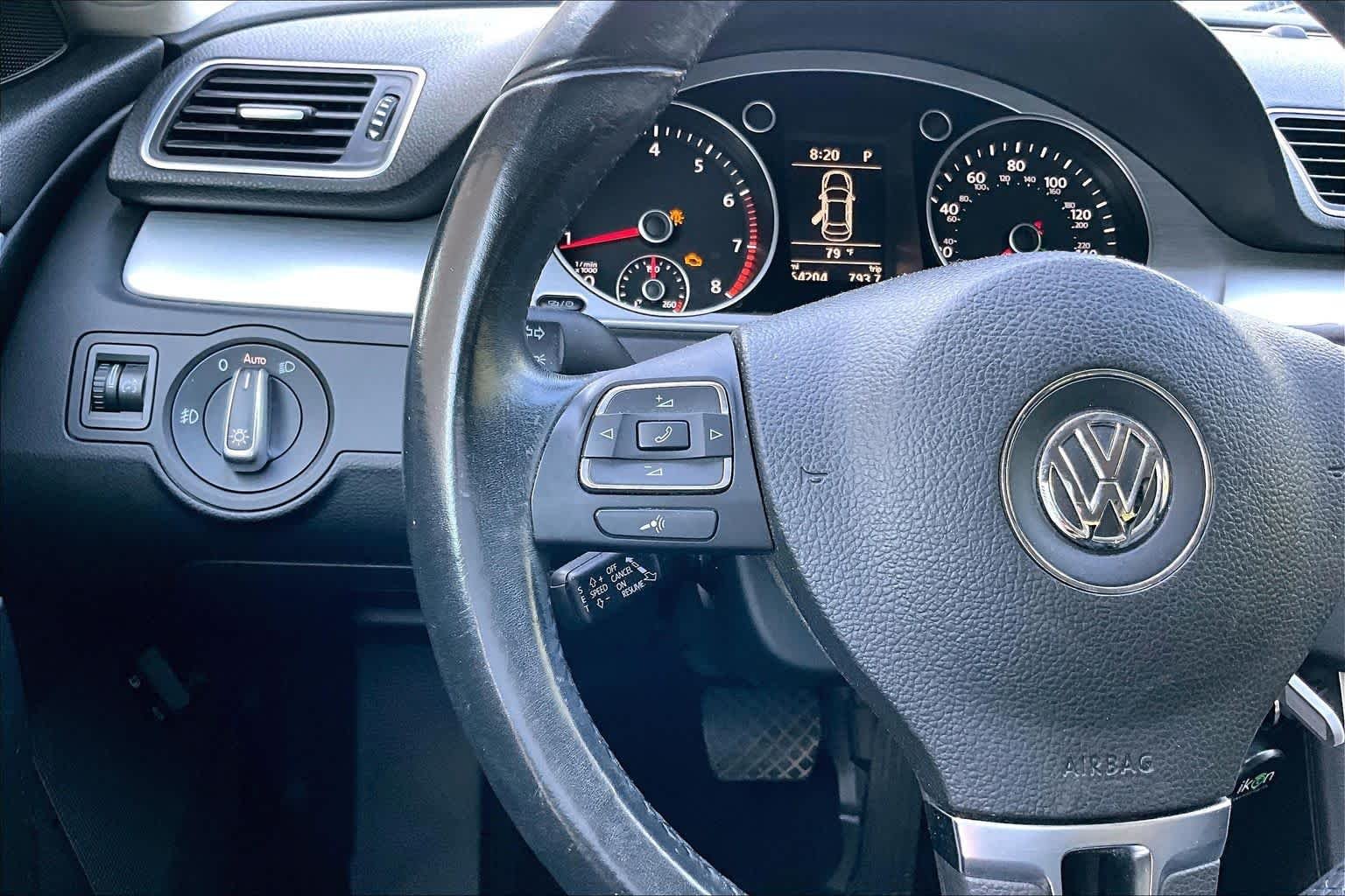 Used 2014 Island Gray Metallic Volkswagen Sport image 24
