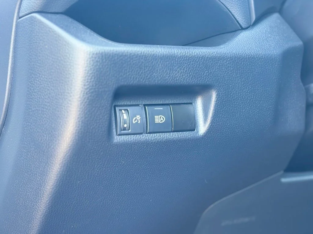 Used 2023  Toyota XLE image 29