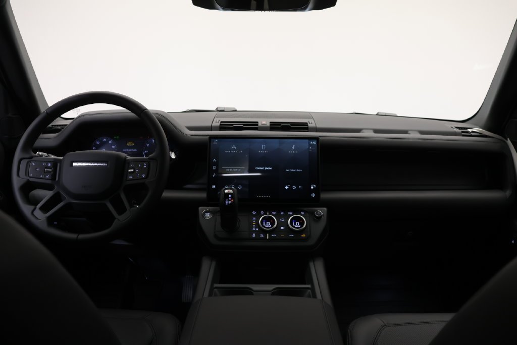 New 2026 Woolstone Green Land Rover X-Dynamic SE image 15
