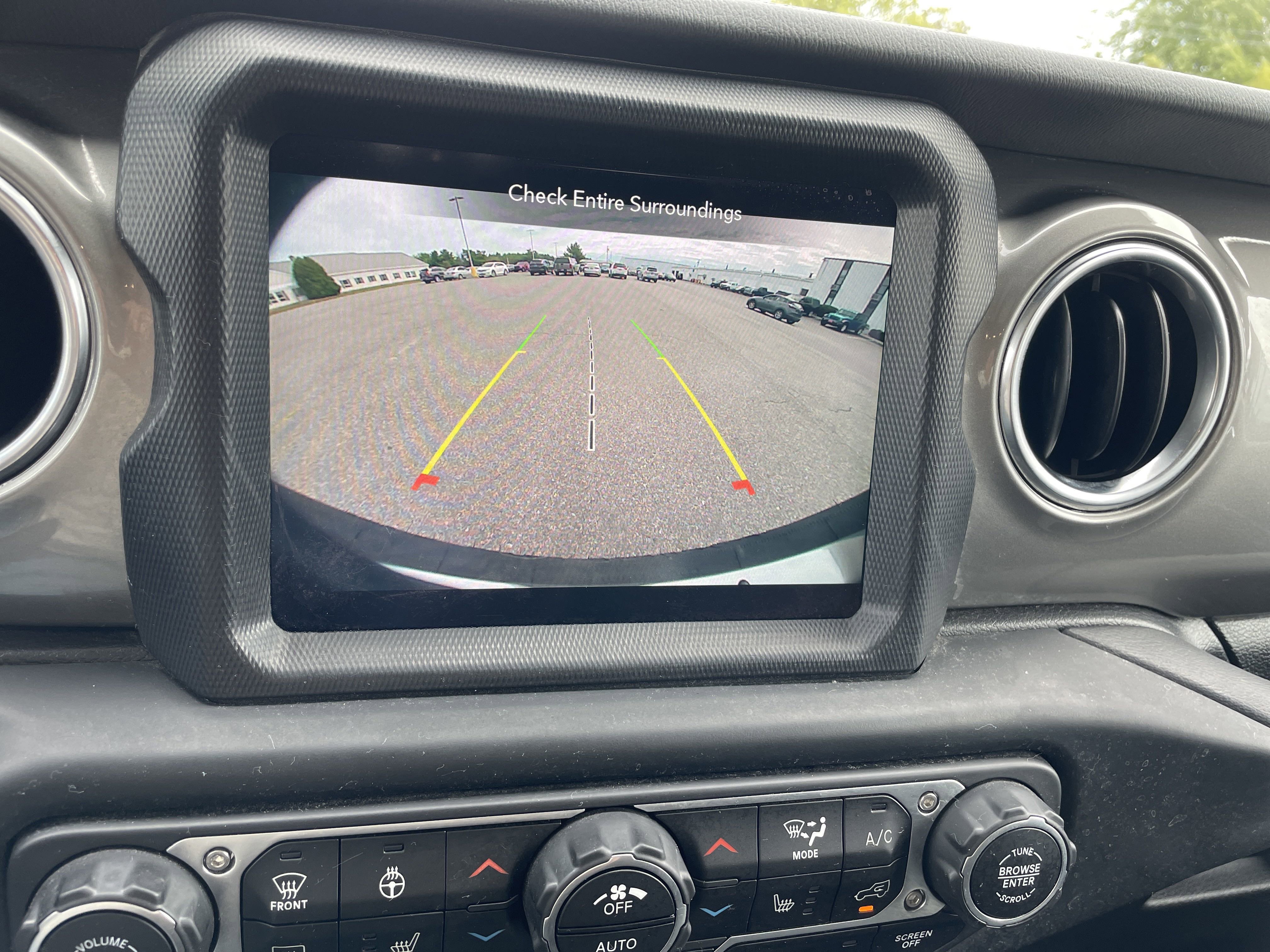 Used 2020 Sting-Gray Clearcoat Jeep Sahara image 22