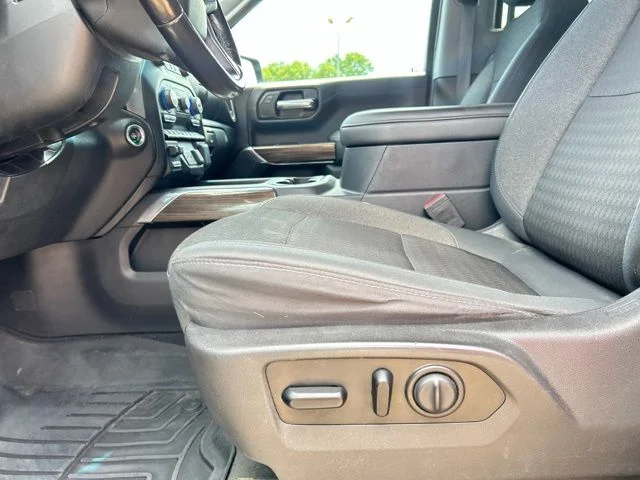 Used 2019  Chevrolet LT Trail Boss image 27