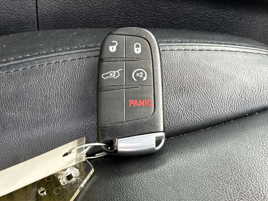 Used 2021 White Jeep Limited image 9