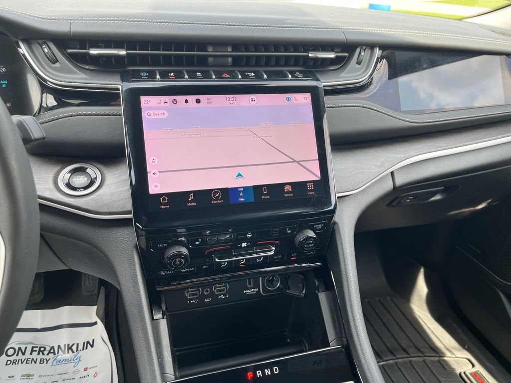 Used 2022 Silver Jeep 4xe image 17