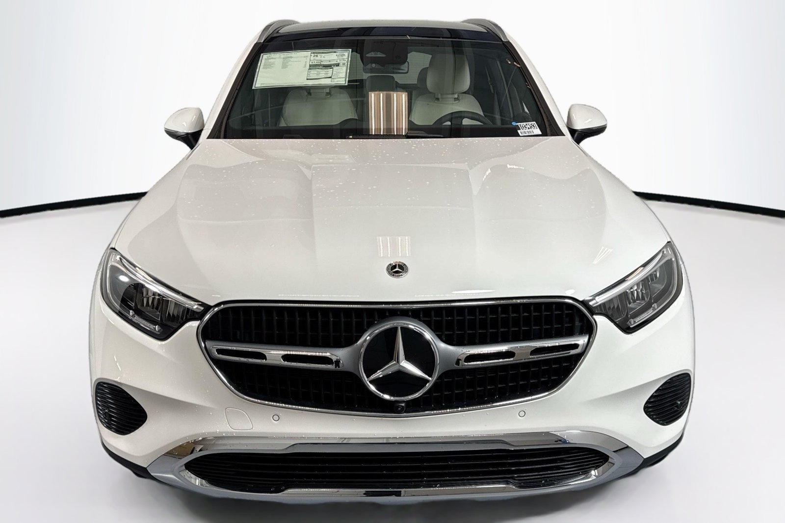 New 2026 Polar White Mercedes-Benz GLC 300 image 2