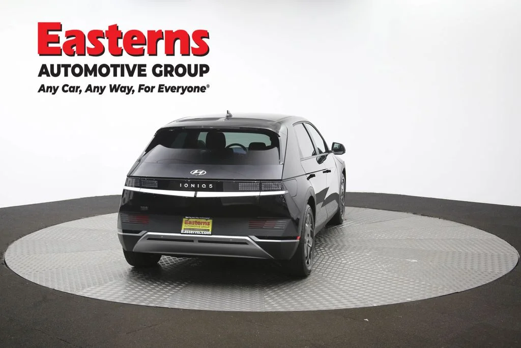 Used 2024 Black Hyundai SEL image 35