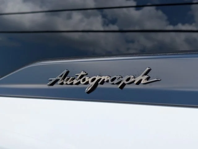 New 2026 2T RADIANT WHIT INFINITI AUTOGRAPH image 29