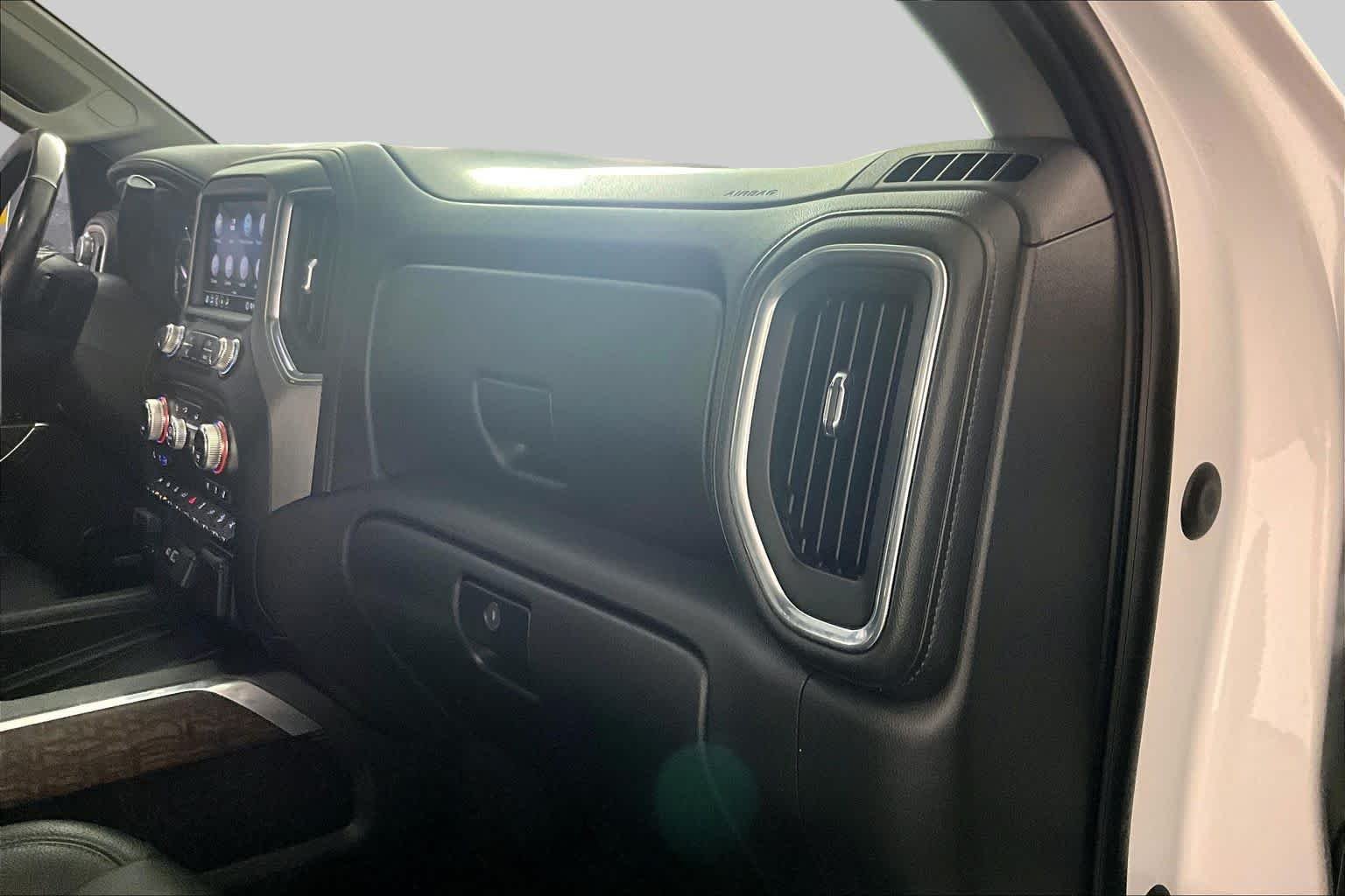 Used 2020 White Frost Tricoat GMC Denali image 15