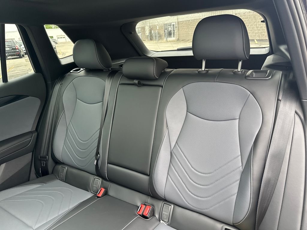New 2026  Volkswagen 2.0T SE R-Line Black image 12