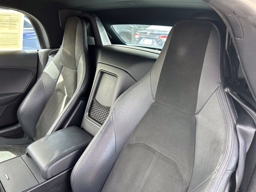 Used 2018 White Jaguar Base image 14