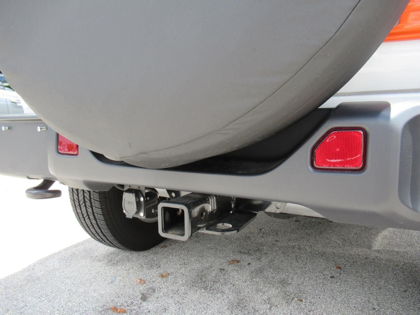 Used 2025 White Jeep Sahara image 8