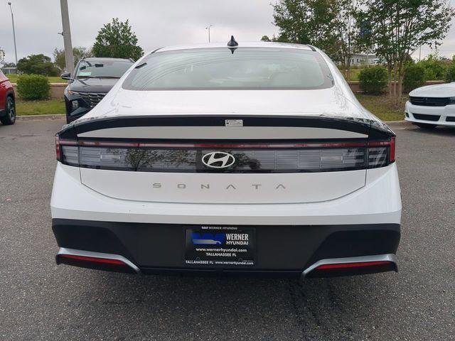 New 2026 White Hyundai SE image 6