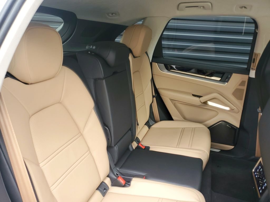 2025 Porsche Cayenne Turbo E-Hybrid - Photo 21