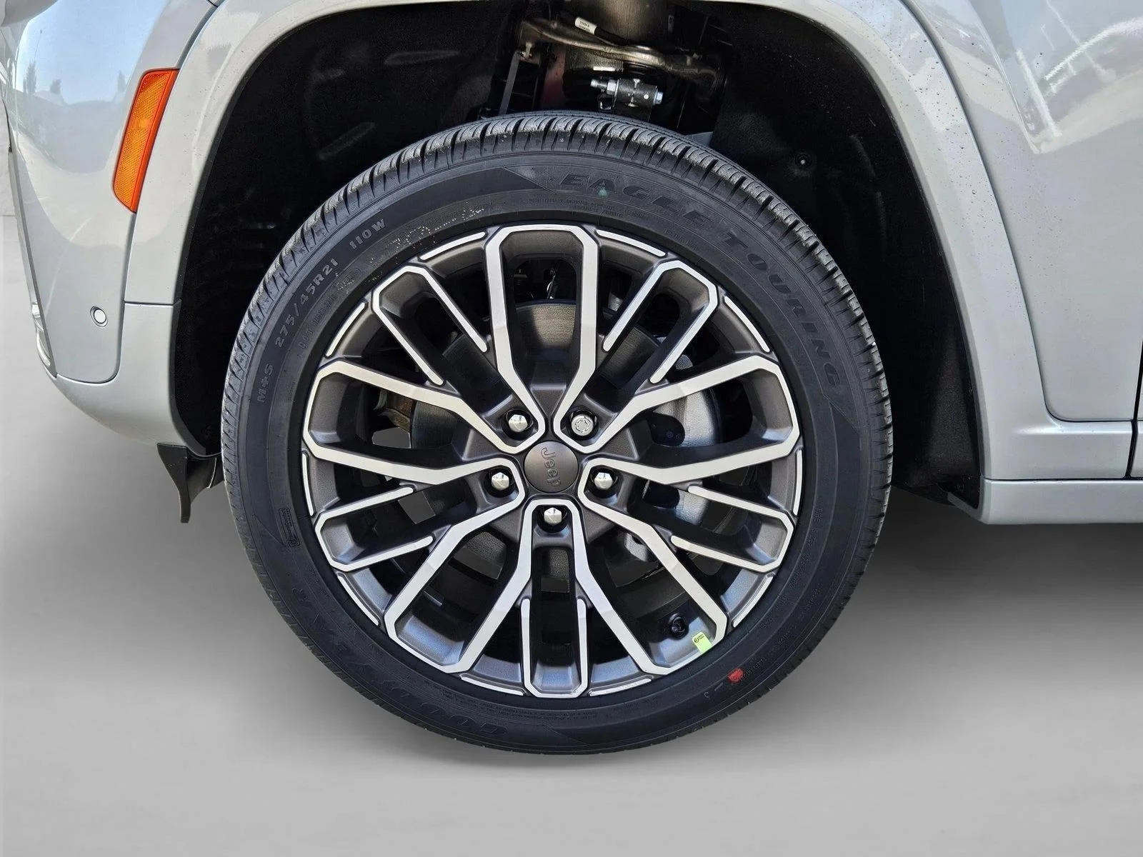 New 2026 Silver Zynith Exterior Paint Jeep Summit image 10