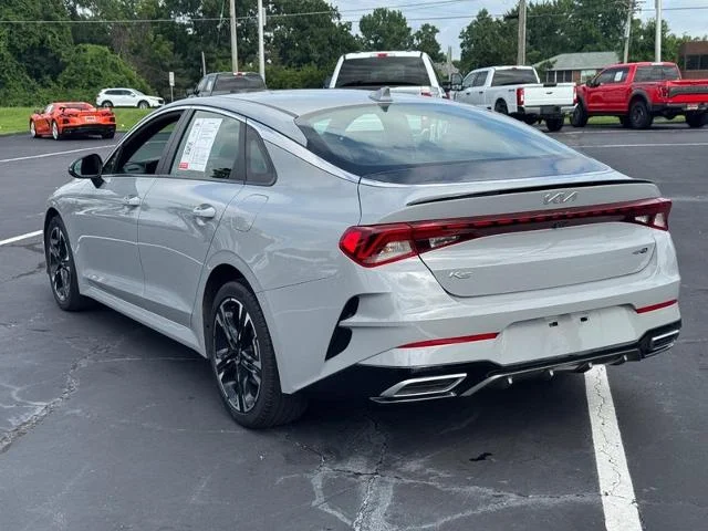 Used 2022 Wolf Gray Kia  image 6