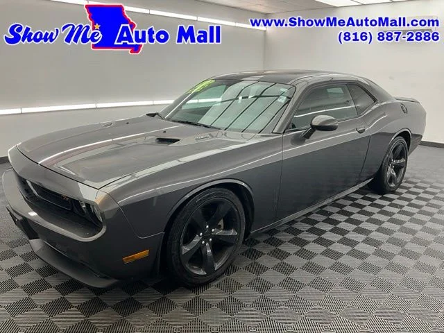 2013 Dodge Challenger R/T's photo