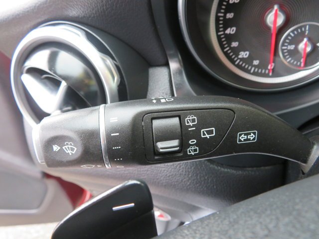 Used 2020 Jupiter Red Mercedes-Benz GLA 250 image 30