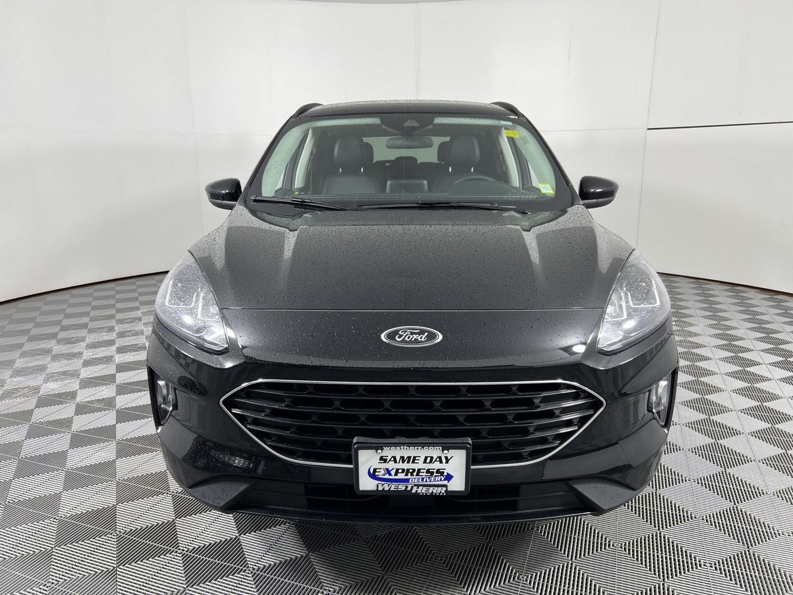 Used 2022 Black Metallic Ford SEL image 6