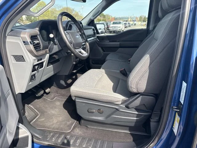 Used 2025 Blue Ford XLT image 8
