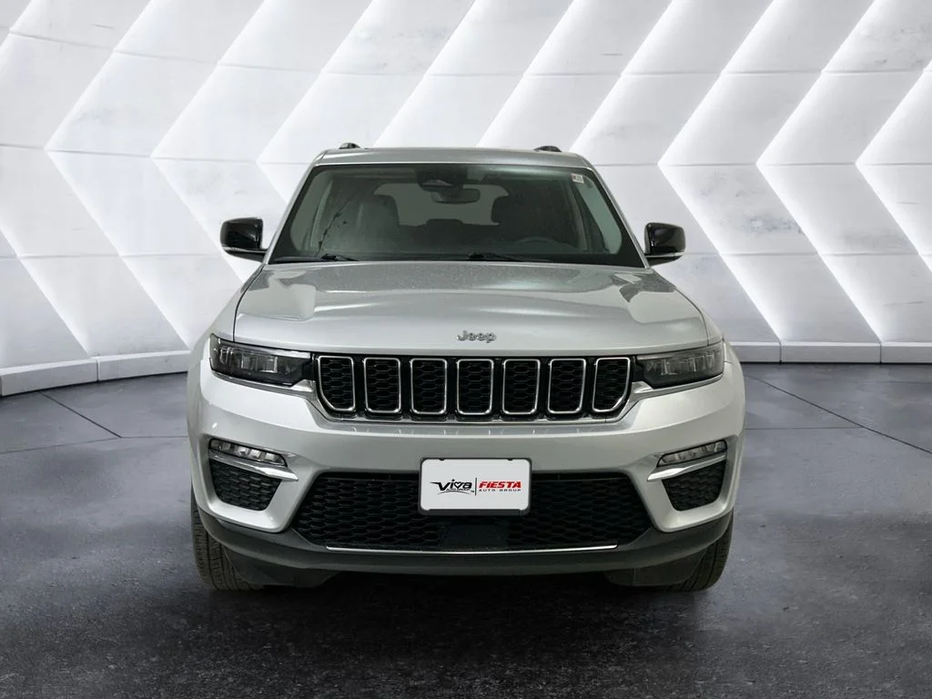 Used 2023 Silver Jeep Limited image 2