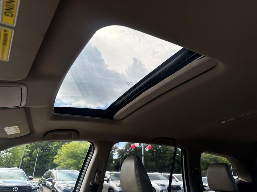 Used 2017  Honda EX-L image 17