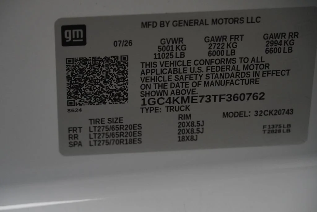 New 2026 Summit White Chevrolet Custom image 40