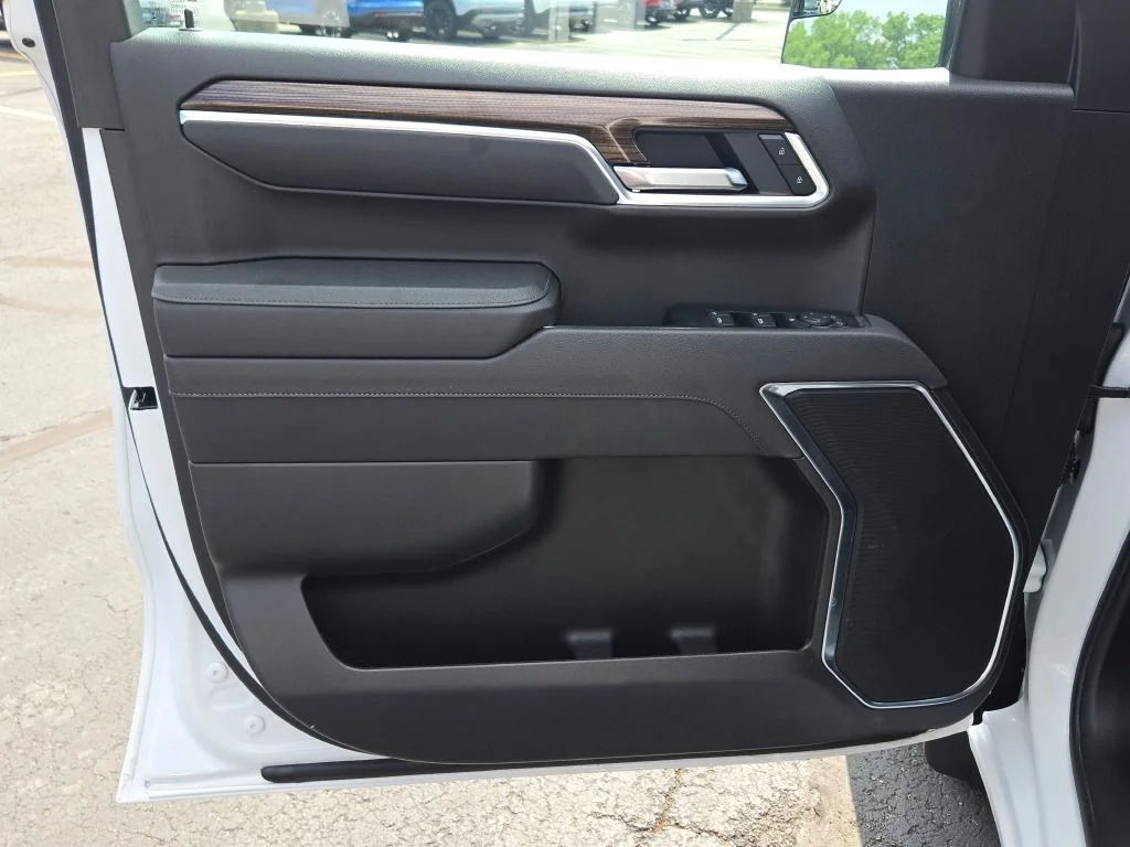 Used 2025 White Chevrolet RST image 19