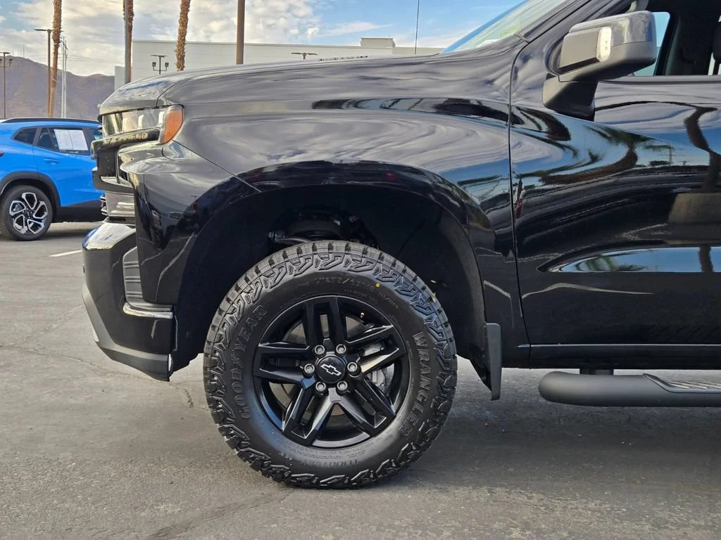 Used 2022 Black Chevrolet LT Trail Boss image 9