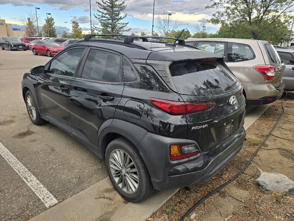 Used 2020 Ultra Black Hyundai SEL image 3