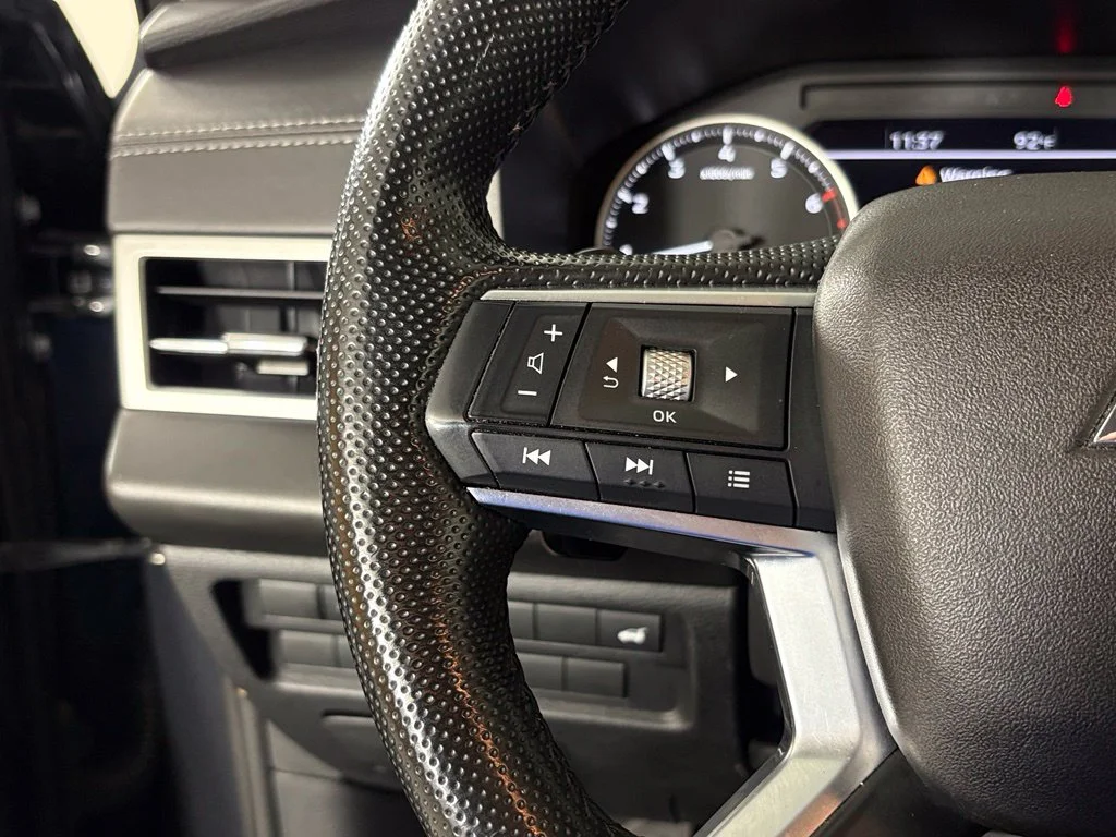 Used 2024 Gray Mitsubishi SE image 18