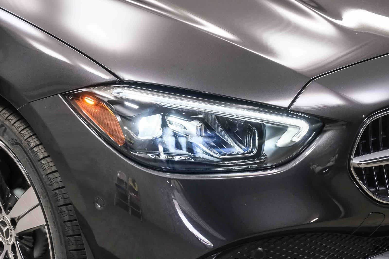 Nuevo Mercedes-Benz C 300 2026 en color gris grafito metalizado, imagen 13.